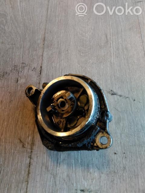 BMW 5 E39 Vacuum pump 