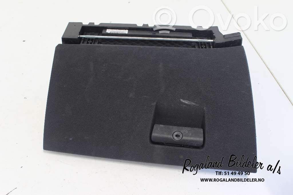 BMW X3 E83 Handschuhfach 