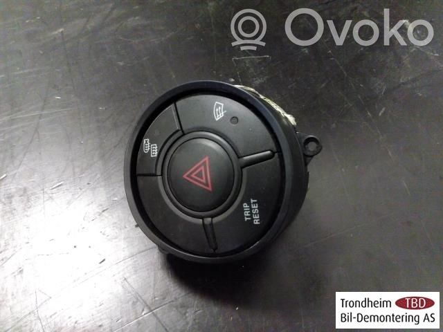 Botón interruptor de luz de peligro