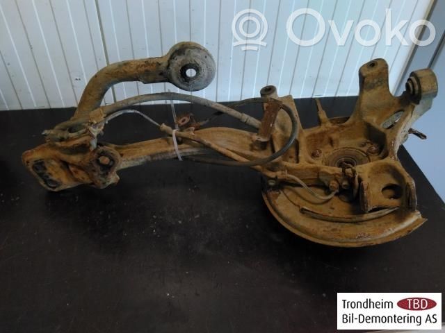 Subaru Legacy Achsschenkel hinten 