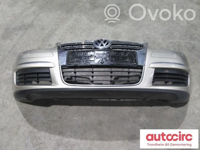 Volkswagen Golf V Parachoques delantero 