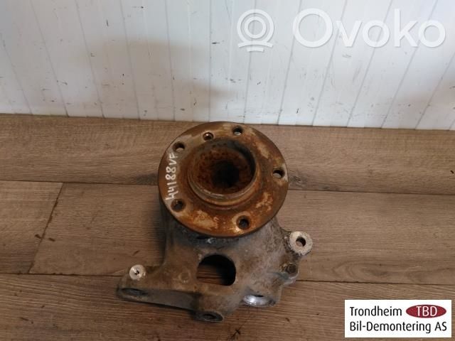 BMW 5 E60 E61 Fusée d'essieu de moyeu de la roue avant 