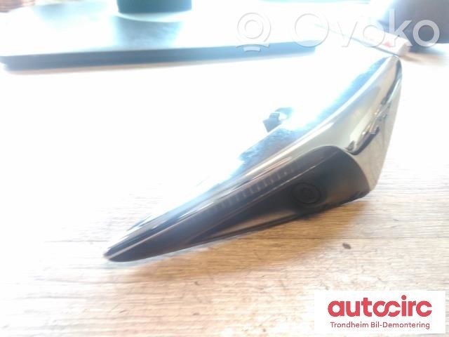 Tesla Model X Front indicator light 