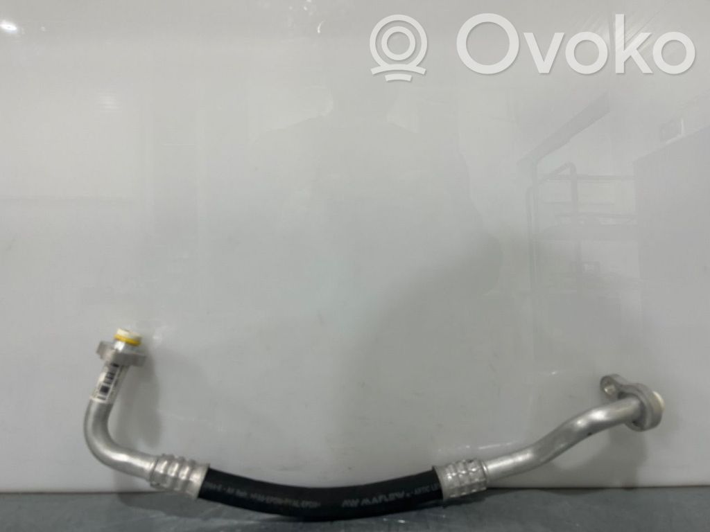 Volvo C40 Ilmastointilaitteen putki (A/C) 