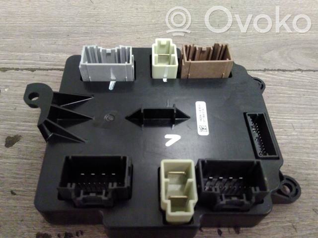 Unidad de control/módulo de la puerta   106205610B,106205610B