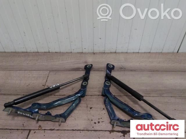 Loading door upper hinge   109156000B,109156000B