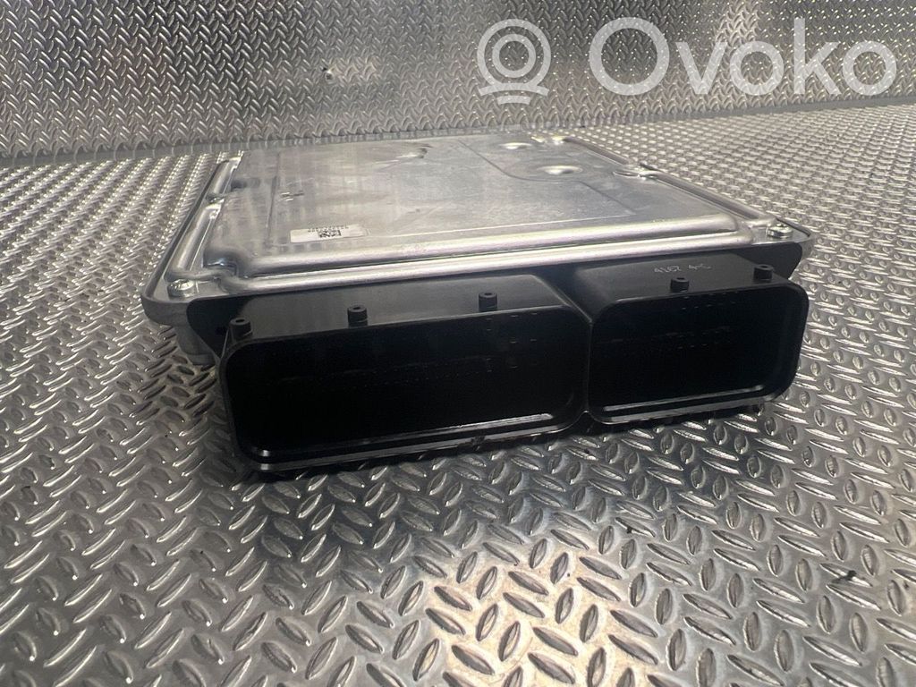 Audi A5 8T 8F Unité de commande, module ECU de moteur 