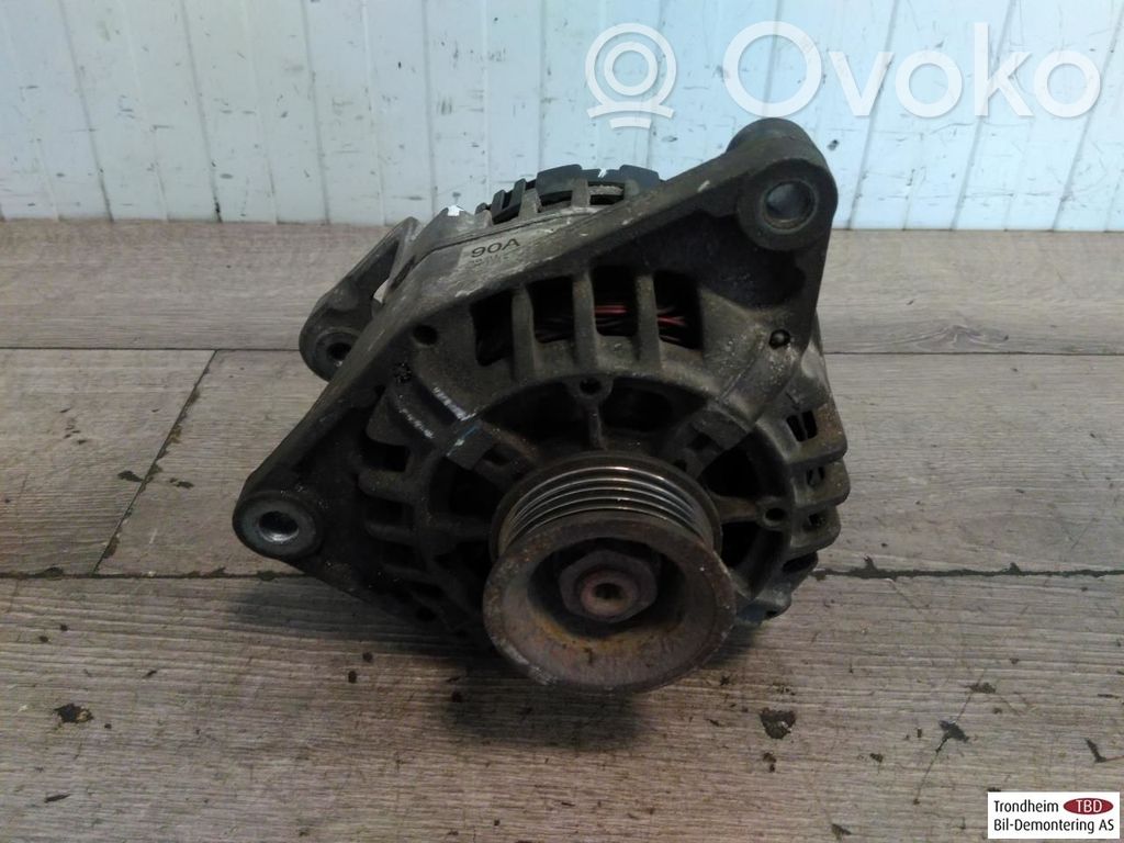 Volkswagen PASSAT B5.5 Generatore/alternatore 