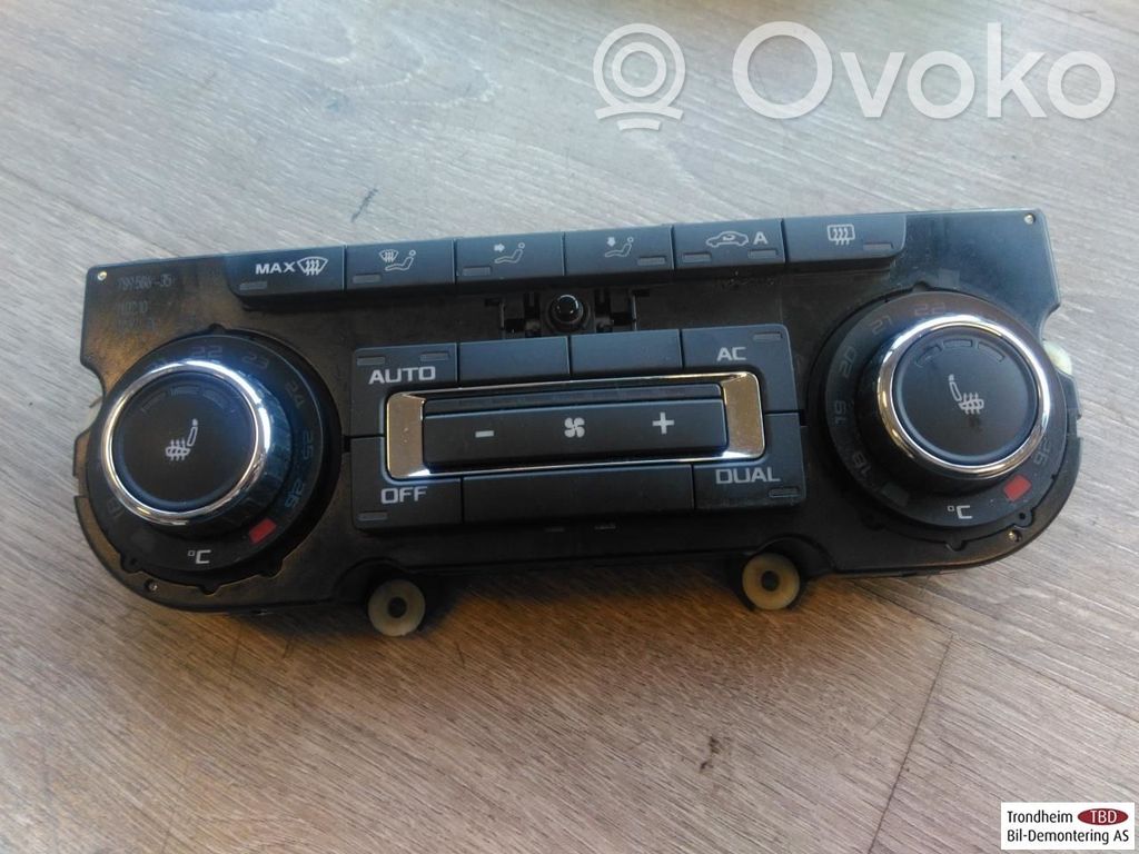 Skoda Octavia Mk2 (1Z) Panel klimatyzacji / Ogrzewania 