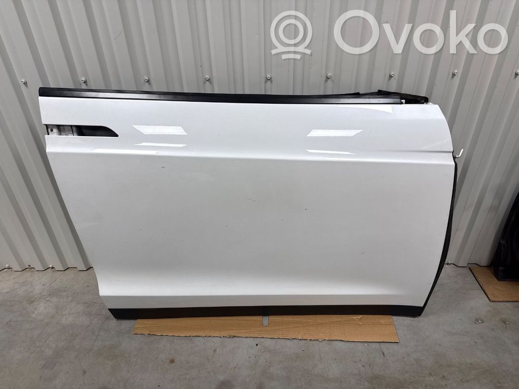 Tesla Model X Priekinės durys 
