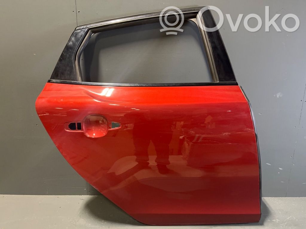 Volvo V40 Galinės durys 