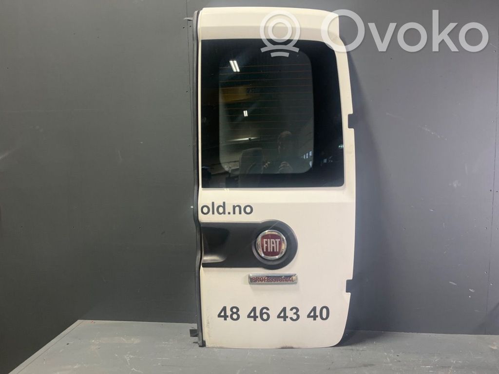 Fiat Doblo Puerta trasera 