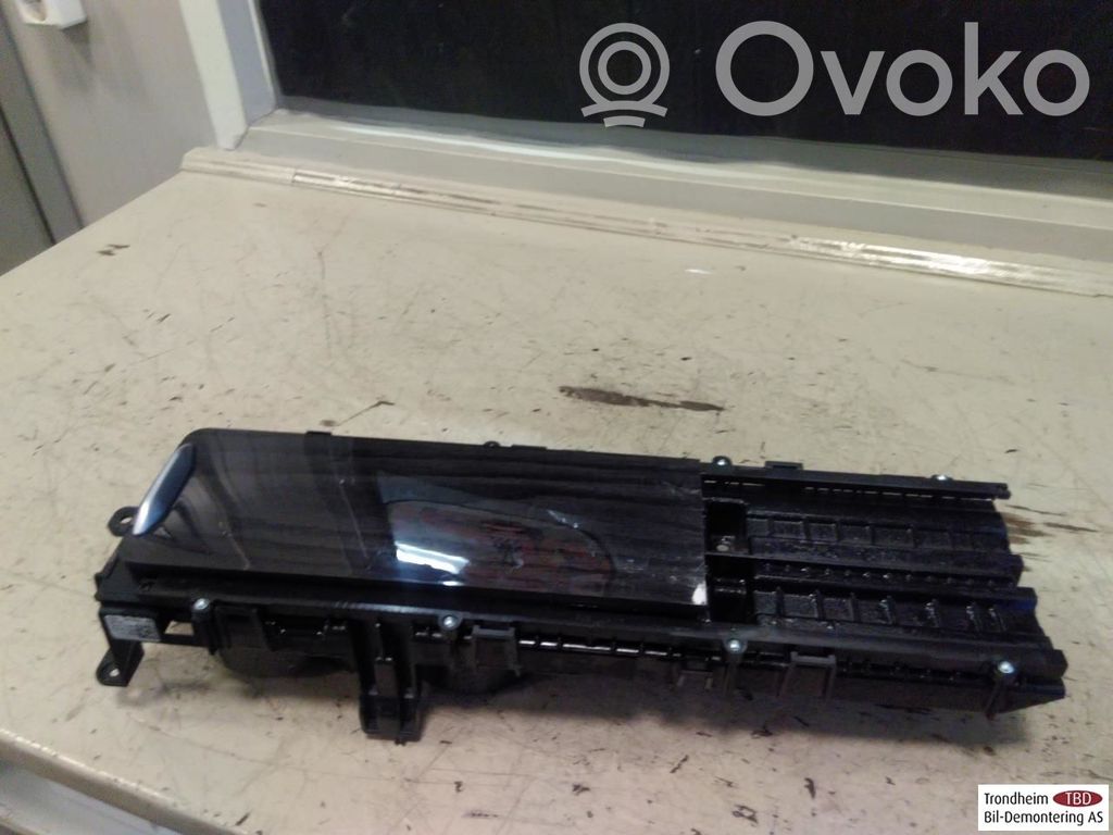 Land Rover Range Rover Sport L494 Uchwyt na kubek deski rozdzielczej 