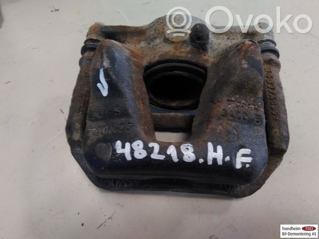 Mercedes-Benz A W176 Pinza del freno anteriore