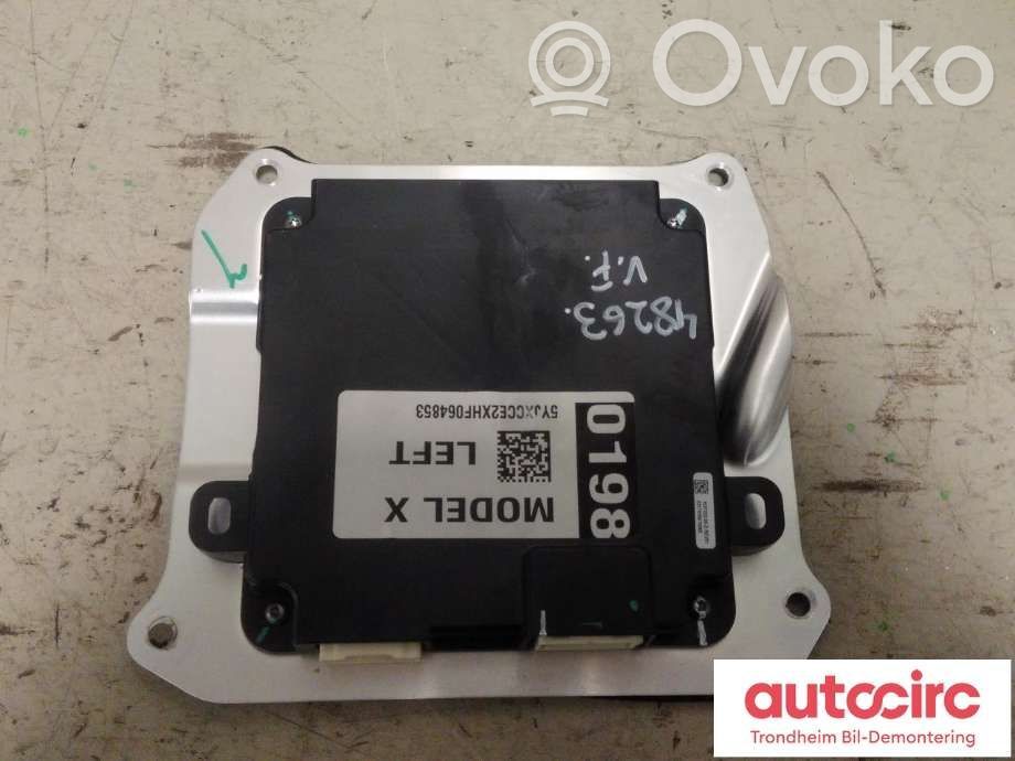 Tesla Model X Durų elektronikos valdymo blokas 