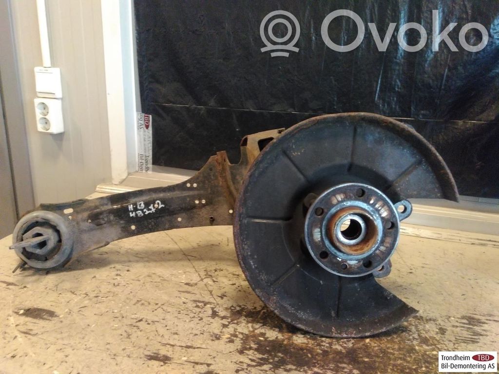 Volvo V60 Achsschenkel hinten 