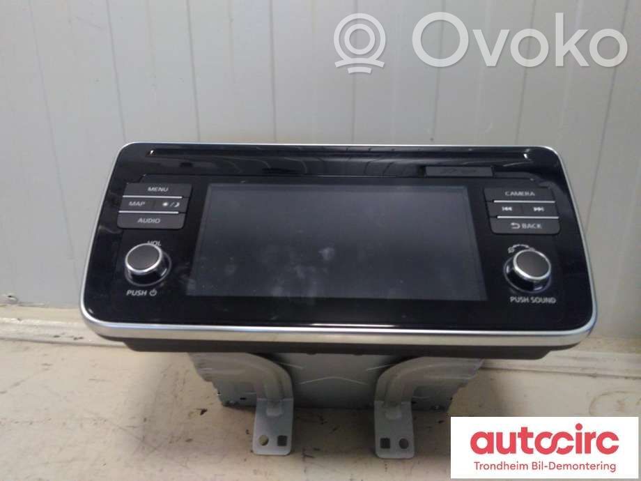 Nissan Leaf II (ZE1) Panel / Radioodtwarzacz CD/DVD/GPS 