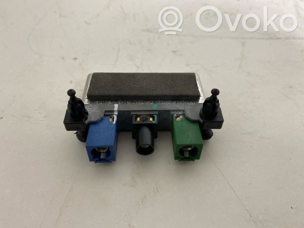 Mercedes-Benz GL X164 Amplificator antenă aeriană 