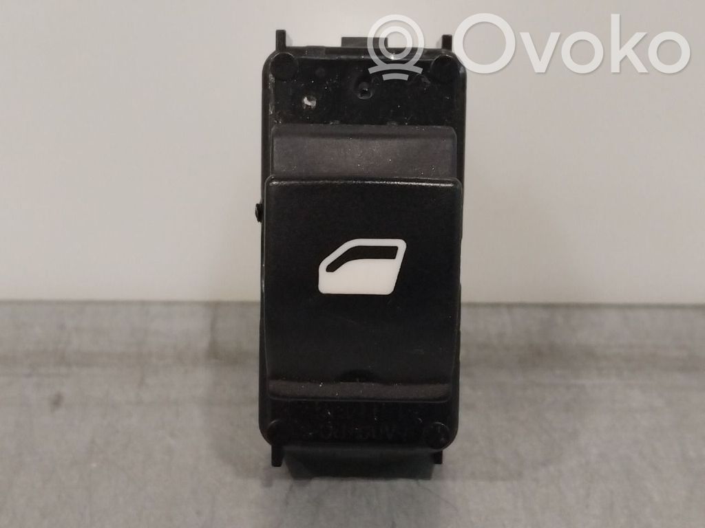 Peugeot 508 Electric window control switch 