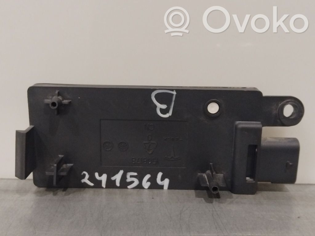 Tesla Model Y Citu veidu vadības bloki / moduļi 