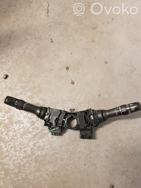 Toyota Prius+ (ZVW40) Interruptor de control multifunción 