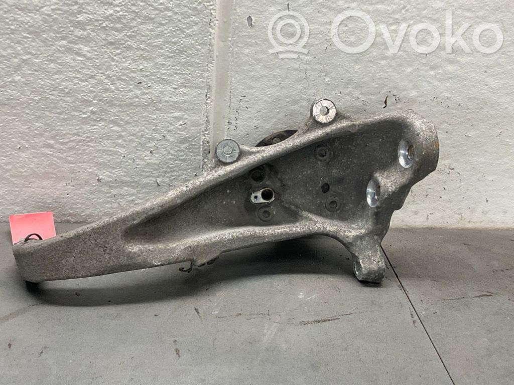 BMW 5 F10 F11 Zwrotnica koła przedniego 