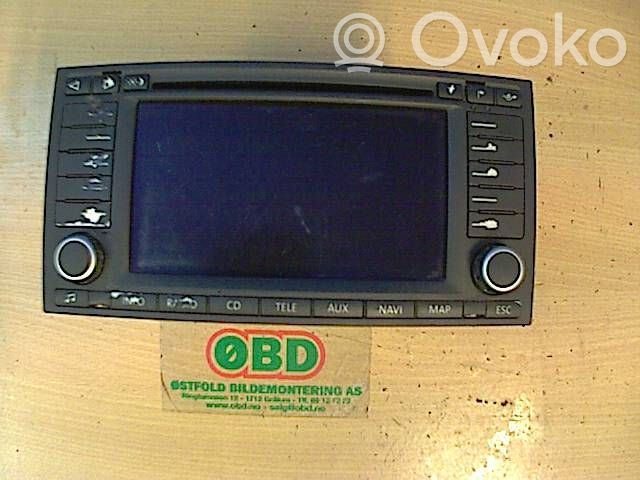 Panel / Radioodtwarzacz CD/DVD/GPS   7L6035191E,7L6035191E