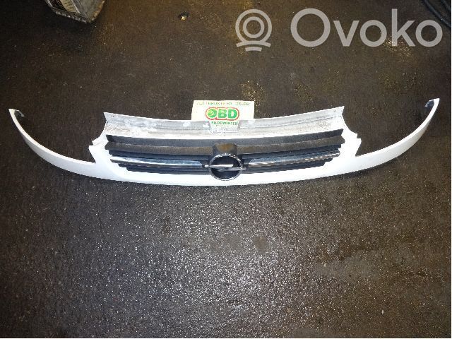 Opel Vivaro Etusäleikkö 