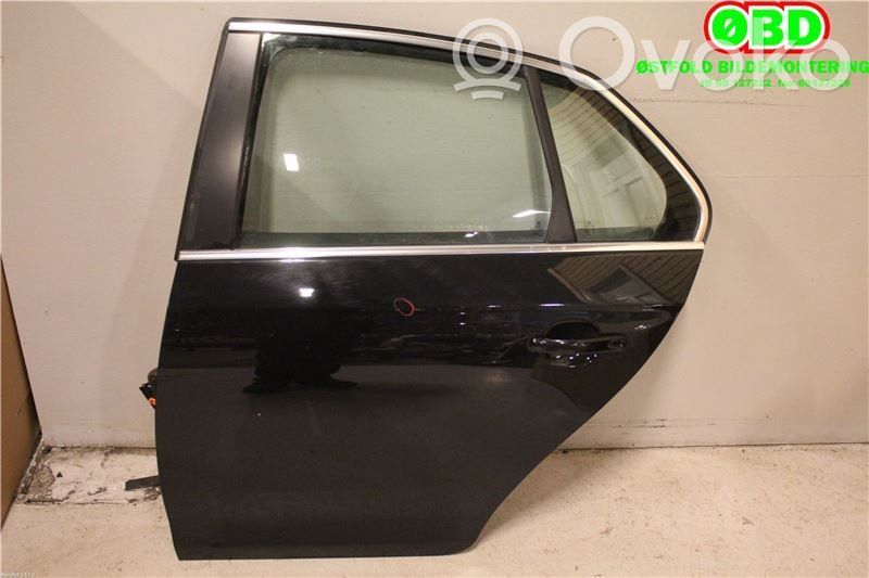 Volkswagen Jetta V Puerta trasera 