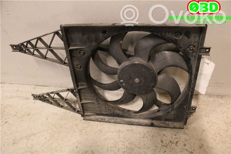 Skoda Fabia Mk2 (5J) Suport ventilator radiator 