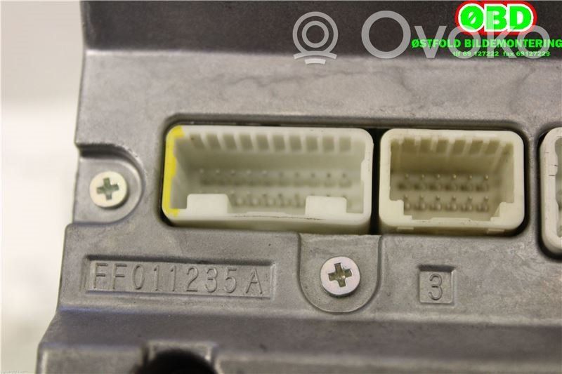 Toyota Prius (NHW20) Radio / CD-Player / DVD-Player / Navigation