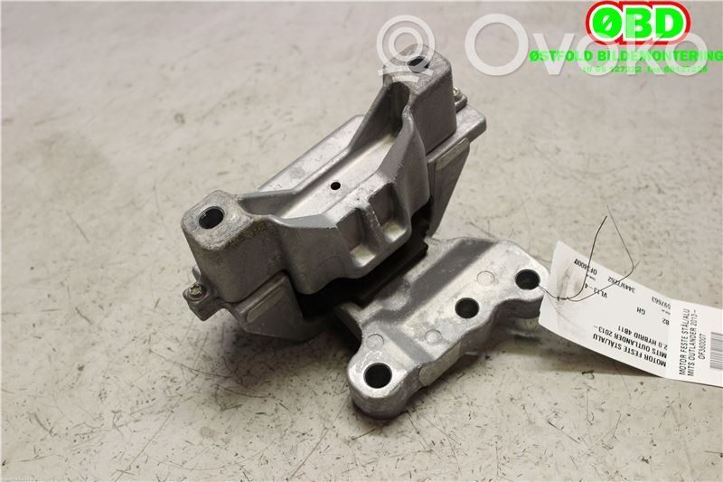 Mitsubishi Outlander Wspornik / Mocowanie silnika 