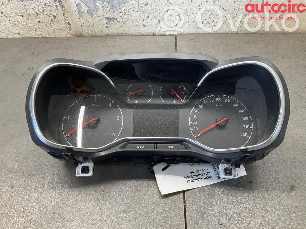 Opel Combo E Speedometer (instrument cluster) 