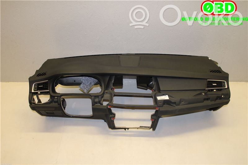 BMW 5 F10 F11 Deska rozdzielcza 