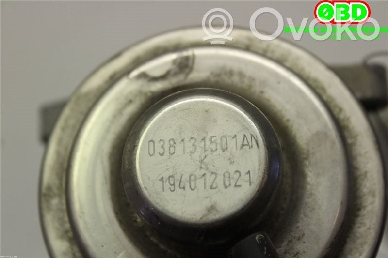 Volkswagen Golf V Soupape vanne EGR 