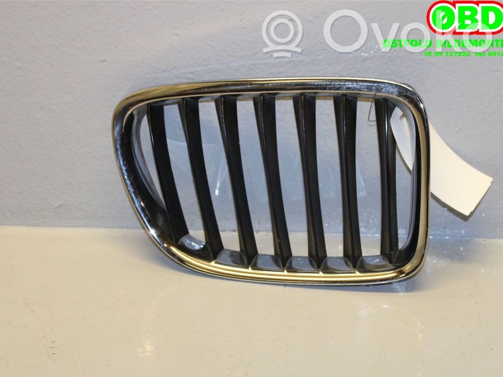 BMW X1 E84 Copertura griglia di ventilazione laterale cruscotto 