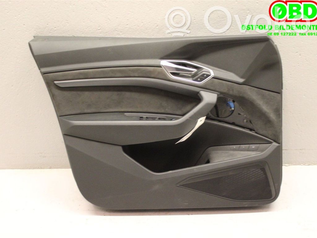 Audi e-tron Revestimiento de puerta delantera 