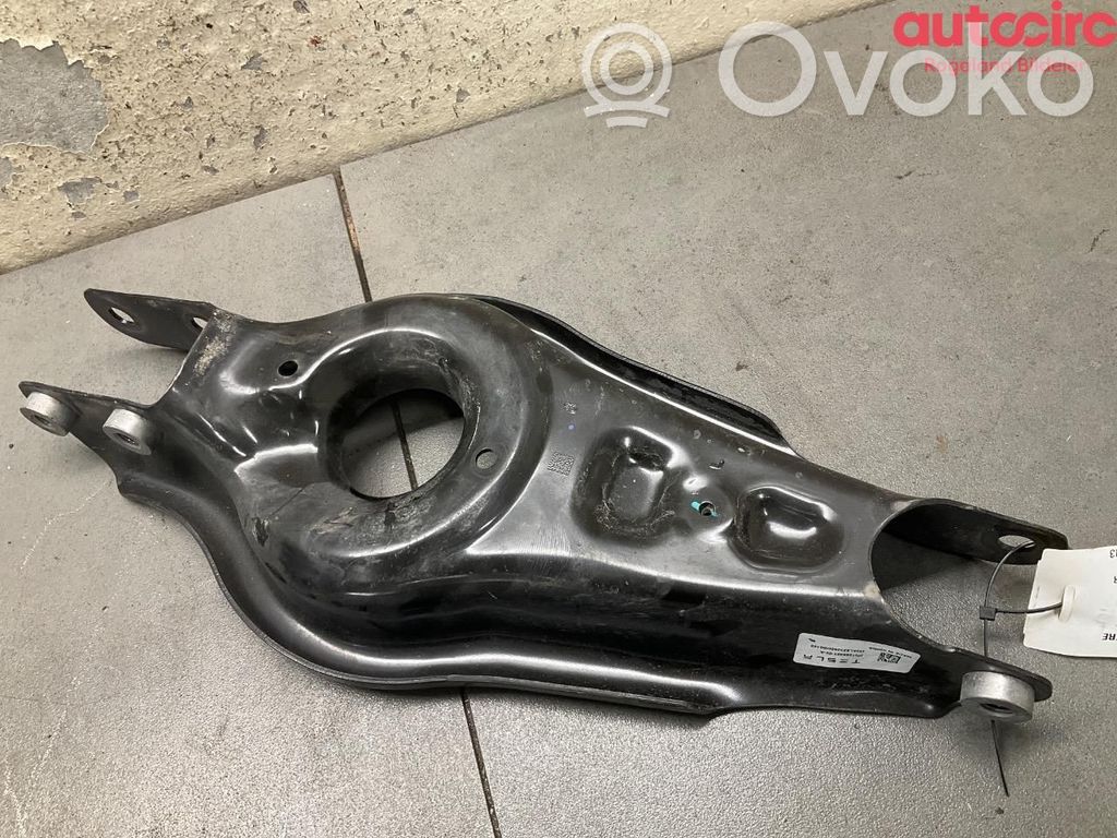 Tesla Model Y Рычаг 