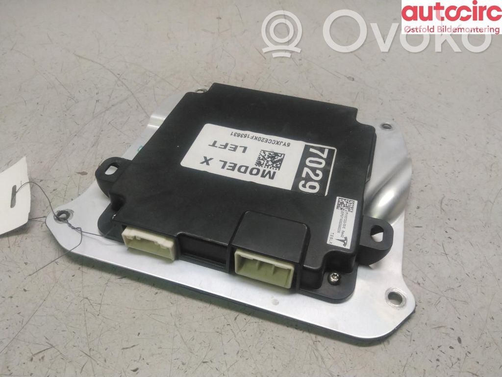 Tesla Model X Unité de commande module de porte 