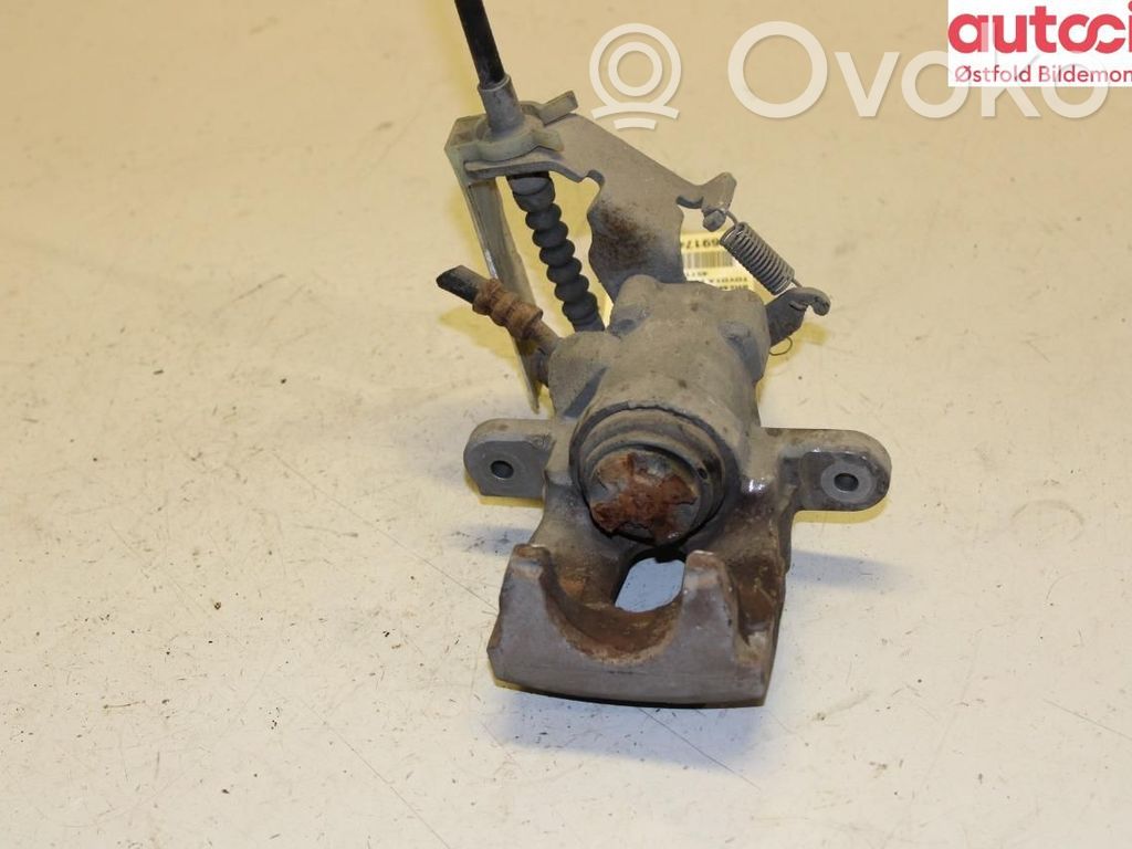 Toyota Prius (XW50) Pinza del freno posteriore 