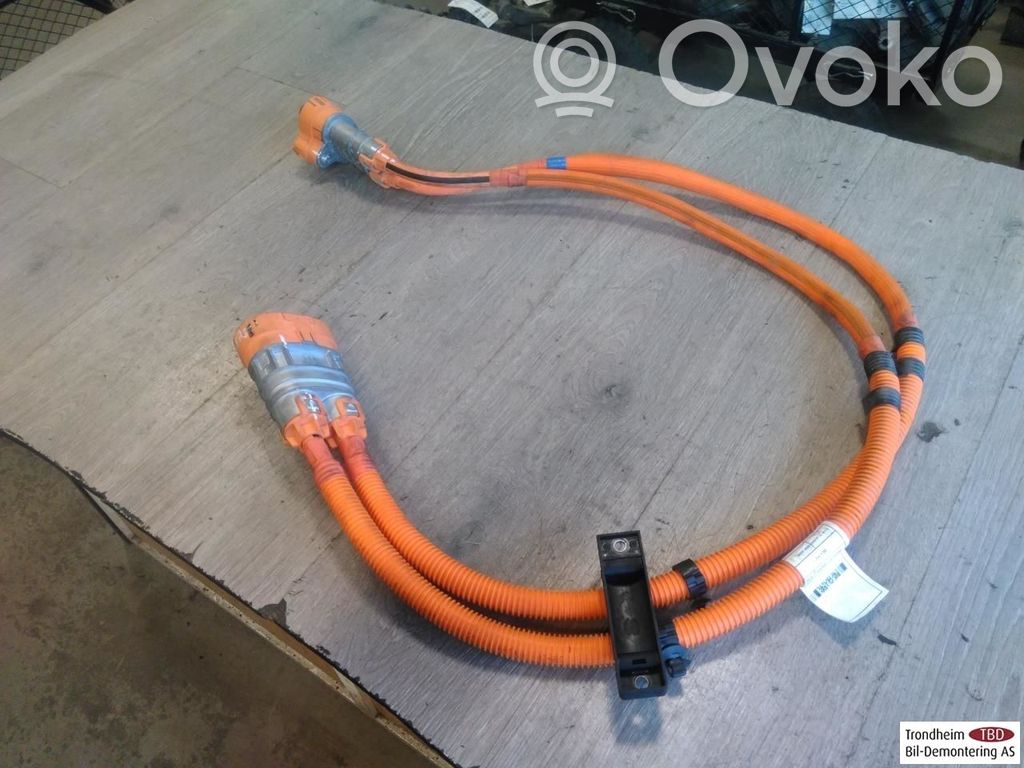 Kabel wysokiego napięcia   52197563,52177225,00521772250,00521772250,52177225,52197563