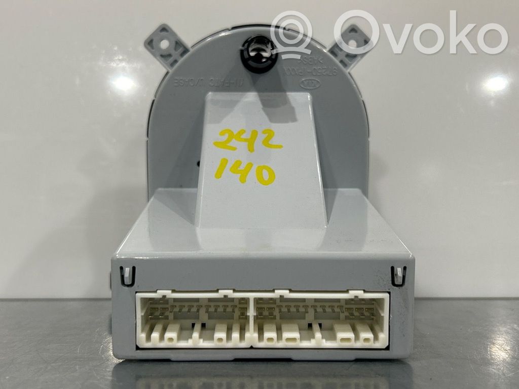 KIA Venga Console centrale, commande chauffage/clim 