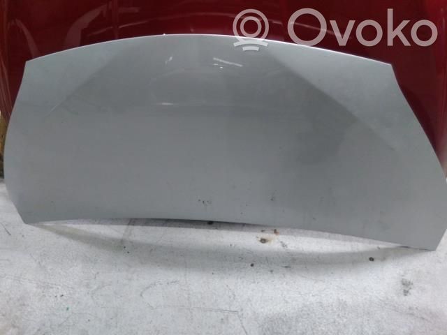 Toyota Verso-S Konepelti