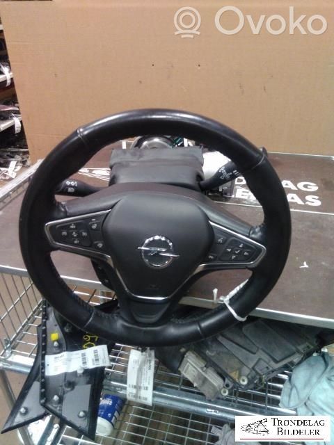 Steering wheel axle set