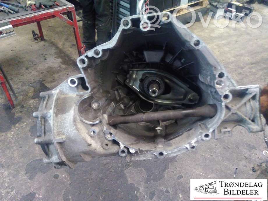 Audi A4 S4 B8 8K Mechaninė 5 pavarų dėžė 