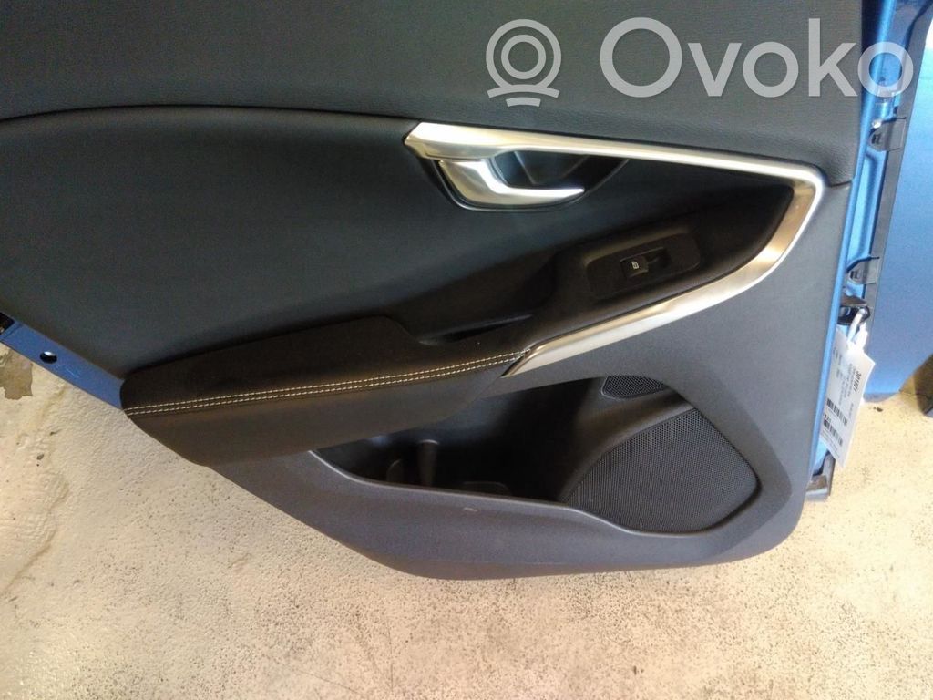 Volvo V40 Boczki / Poszycie drzwi przednich 