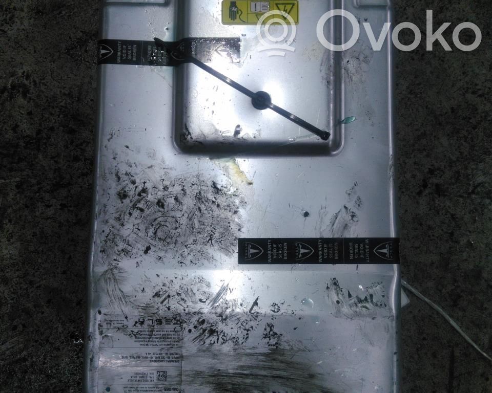 Tesla Model S Încărcător baterie (opțional) 