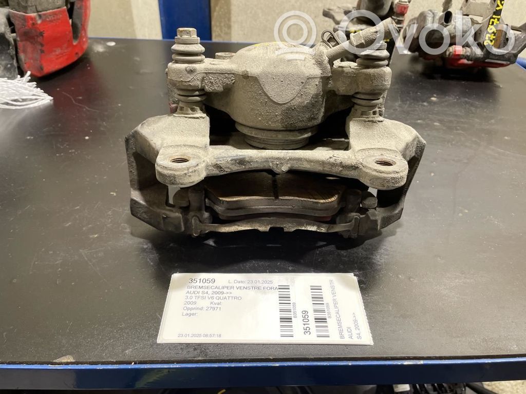 Audi A4 S4 B8 8K Zacisk hamulcowy przedni 