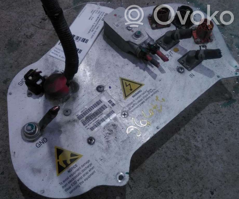 Tesla Model S Inversor/convertidor de voltaje 