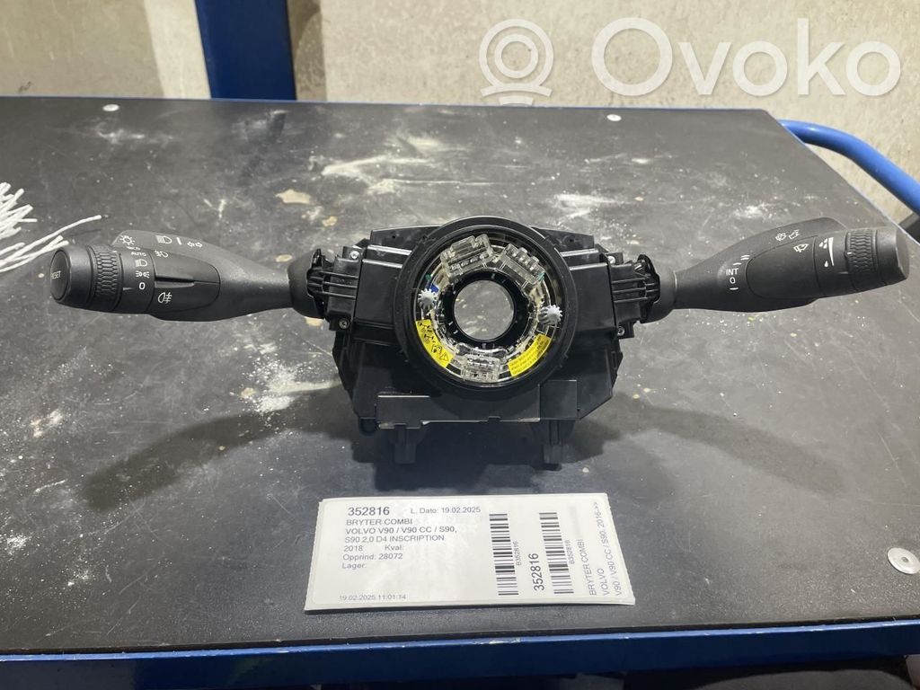 Volvo S90, V90 Przyciski multifunkcyjne 